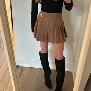 Salty pleaded mini skirt